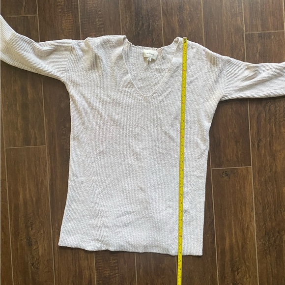 Wilfred Cream V Neck Sweater Size Small - Picture 8 of 10